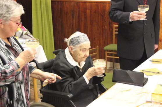 Narodila se za císaře Josefa a zažila 11 prezidentů. Anna Němcová oslavila sté narozeniny