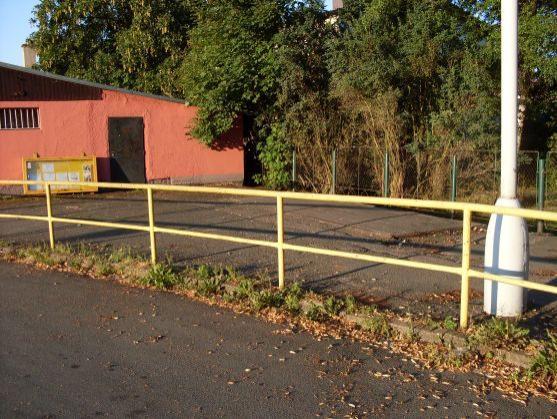 Po sérii stížností obyvatel Broumova dochází k drobným úpravám autobusového nádraží 