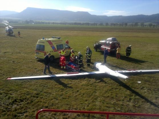 Na broumovském letišti havaroval bezmotorový kluzák