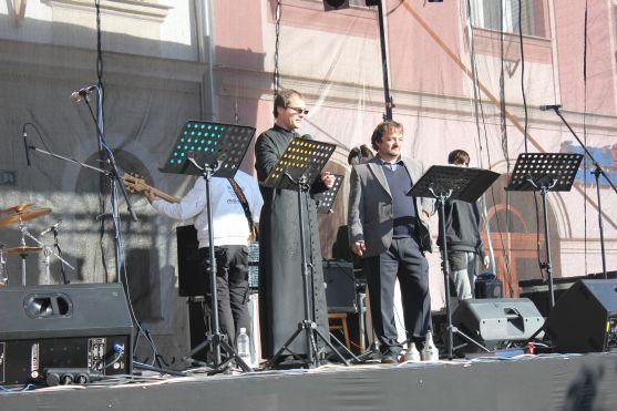 Svatováclavské slavnosti a vzlet horkovzdušného balónu z broumovského náměstí přilákalo přes tři sta návštěvníků