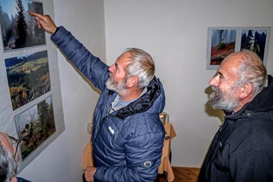 Výstava v polickém Zeleném domečku představuje fotografickou poctu Oldřicha Jenky krajině Policka 