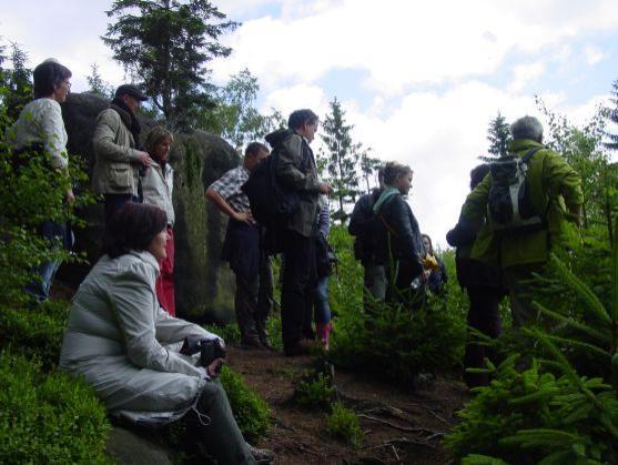 Výprava přátel Broumovska vnímala historii i krajinu všemi smysly