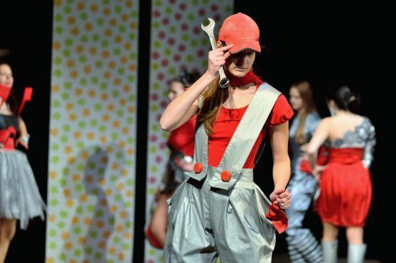 Herce na pódiu Městského divadla v Broumově vystřídaly modelky