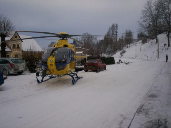 V Heřmánkovicích u Broumova zasahovala helikoptéra letecké záchranné služby