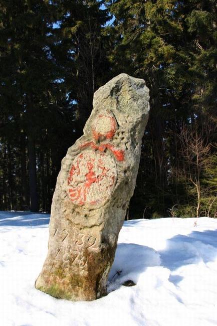 Třípanský kámen a hraniční kameny broumovského kláštera 