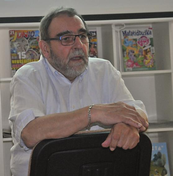 V Městské knihovně v Broumově vystavoval Pavel Rejtar