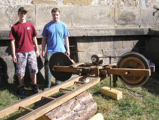 Přehlídka řemesel a ručních prací v klášteře a klášterních zahradách v Polici nad Metují 