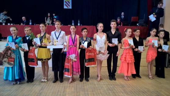 Páry Tanečního klubu Broumov soutěžily v Sezemicích. Úspěšně! 