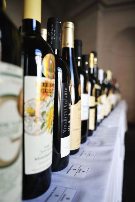 Blíží se veřejná ochutnávka nejlepších českých a moravských vín v broumovském klášteře Vinum & Cetera