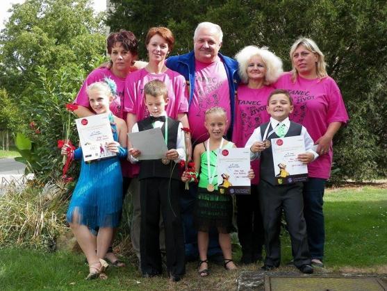 Děti z broumovského tanečního klubu zahájily sezónu ziskem sedmnácti medailí 