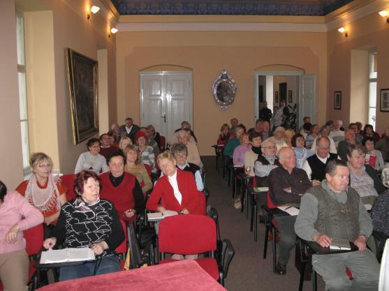 První semestr Univerzity 3. věku v Broumově skončil přednáškou na téma Magnátské rody pozdního středověku a raného novověku