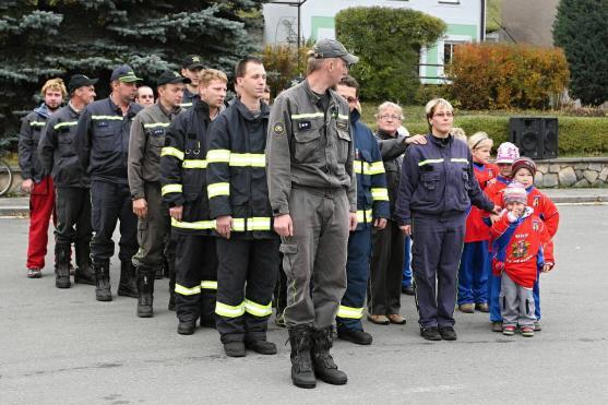 Dobrovolní hasiči z Teplic nad Metují mají opravenou cisternu