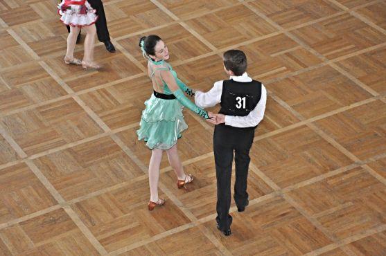 Taneční klub Broumov stihl jeden den dvě soutěže ve dvou městech 