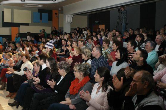 V choreografii Ukrajinky tančily Češky, Vietnamka a Polák 