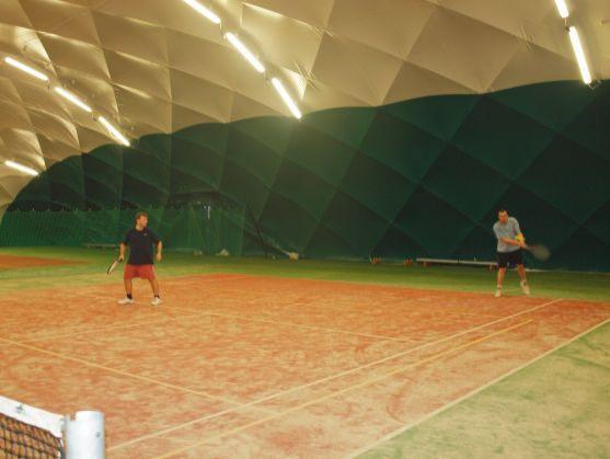 Absolvent broumovského gymnázia Jaroslav Kejzlar natáčí film Stíny Kraje