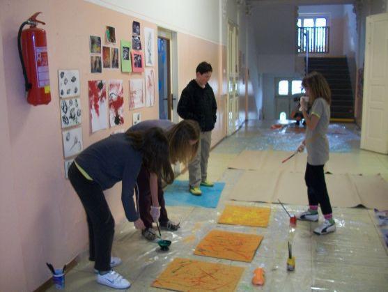 Ohlédnutí za Ateliérem Martiny Váňové věnovaném akční malbě 