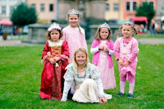 Mše, jarmark, průvod, divadlo a hudební produkce. Takové byly Svatováclavské oslavy v Broumově 