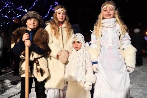 Již po desáté vedly kroky tří vznešených cizinců Broumovem