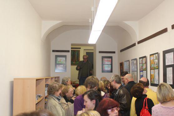 Vernisáž výstavy kresleného humoru Luboše Drastila provázel smích 
