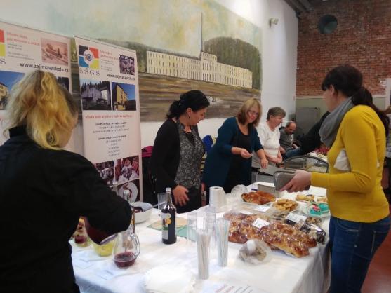 Adventní jarmark v Meziměstí se konal v teple sálu Centra Walzel