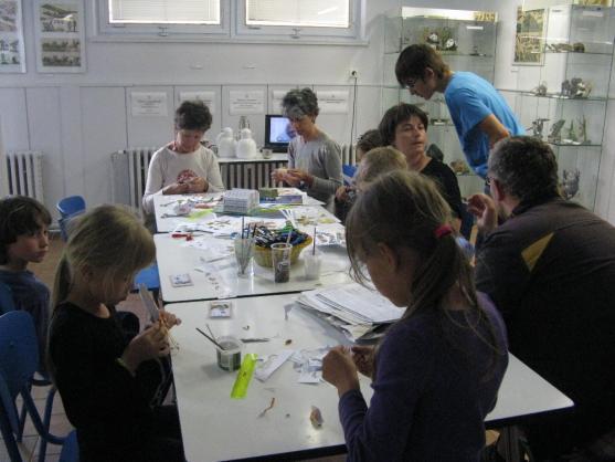 Muzeum papírových modelů připravilo netradiční večerní prohlídky 