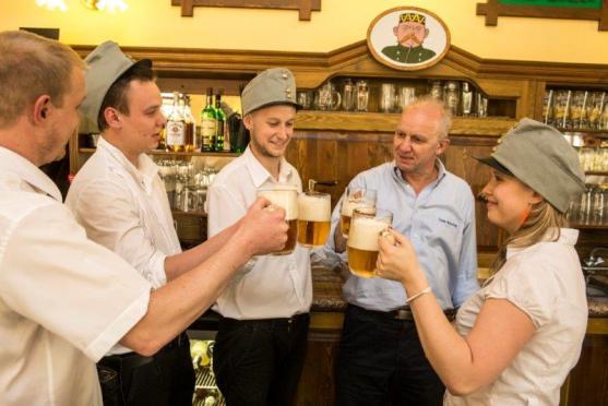Restaurace Švejk zve na Dny českého piva a na pečínku 