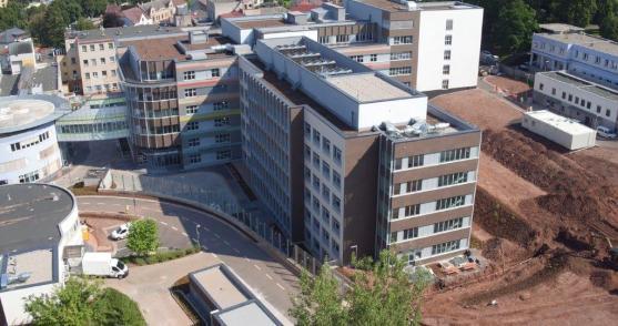 Královéhradecký kraj dokončil největší investici ve své historii. Náchodské nemocnici přibyly dva moderní pavilony 