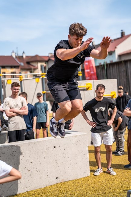 V Polici nad Metují vzniklo nové parkourové hřiště Bejbyho park