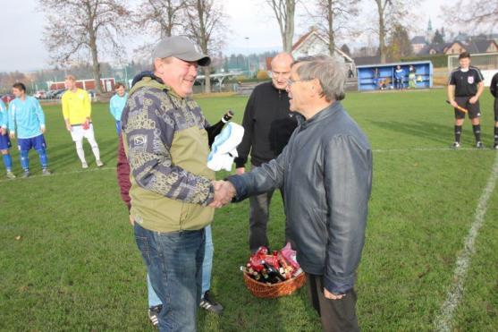 Fotbalisti Broumova popřáli Petru Možnému třemi body 