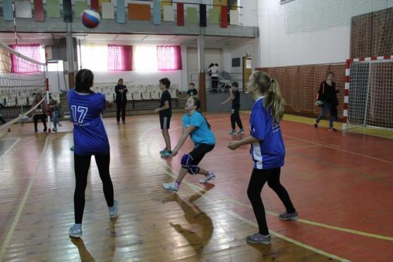 Začala sezóna "barevného" volejbalu. Jeden z turnajů se hrál i v Broumově