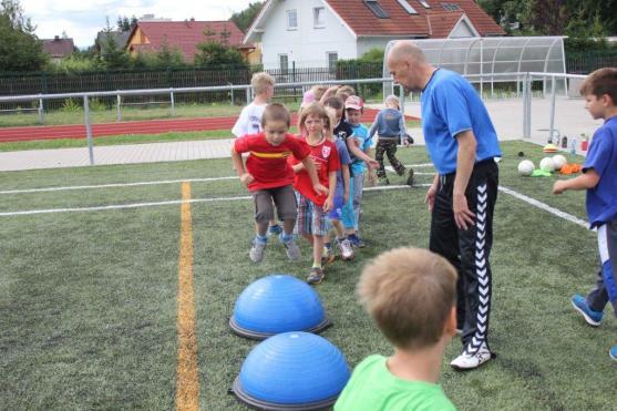 Příměstské tábory projektu Bavíme se sportem jsou zaměřené na všestranný pohyb 