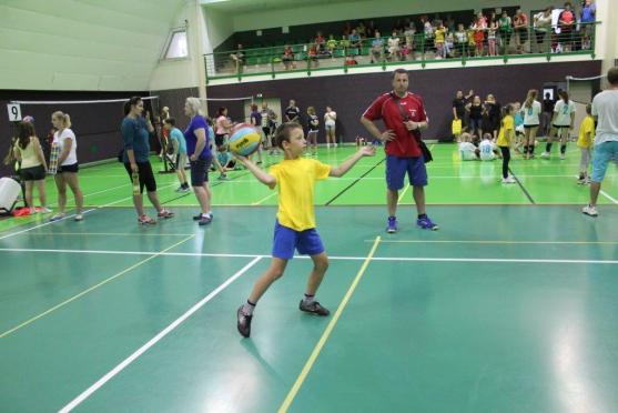 Na turnaji barevného volejbalu se dařilo broumovským týmům