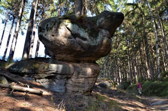 Z Bělého skalami na Junáckou vyhlídku