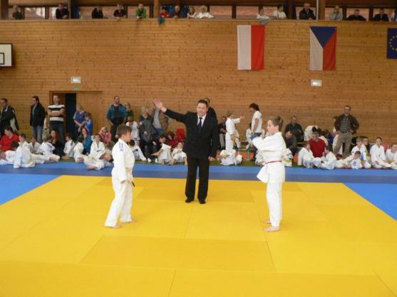 Zlatá olympijská medaile judisty Lukáše Krpálka motivuje. Na Pohár hejtmana do Broumova přijelo více než 200 mladých judistů