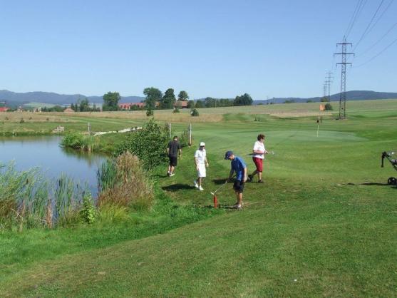 Knedlíky, otevřené dveře a spousta golfu uzavřely srpnové dění na Grosshofu