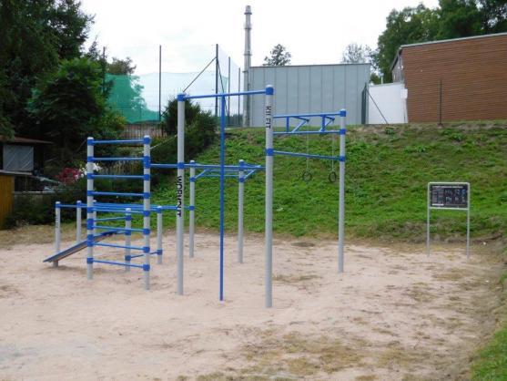 V Teplicích nad Metují vyrostl venkovní fitness park a posilovna Kilfit