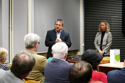 Archiváři z FF UHK zachraňují klášterní knihovnu v Broumově