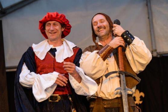 Malé letní divadlení: Je libo pohádky z Krkonoš nebo hradní crazy komedii?