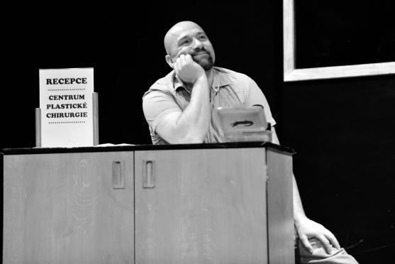 Divadlo Artur pobavilo hrou Tři v háji