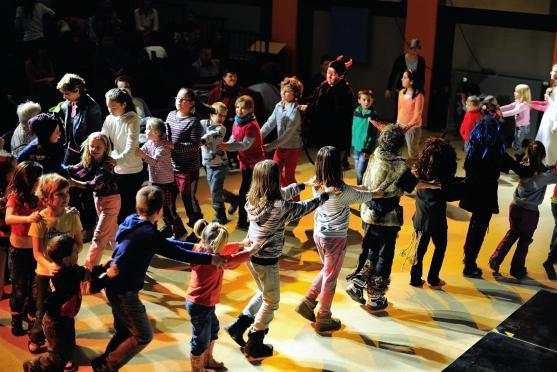 Konferenčním sálem Infocentra v Broumově se nesly čertovské básničky