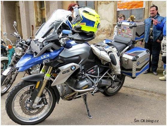 Motorkáři si nechali požehnat své stroje