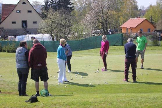 Na Dni otevřených dveří se ukázala řada talentovaných golfistek a golfistů