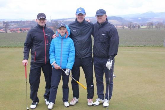 Chaloupka Cup 2016 zahájil sezónu na Grosshofu. Vyhráli otec a syn Berkovi