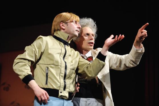 Pavla Tomicová a Jiří Zapletal uvedli v Broumově Podivné odpoledne Dr. Zvonka Burkeho