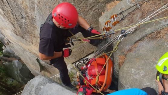 Hasiči obsadili Adršpašsko-teplické skály. Společně zde cvičili čeští i polští lezci