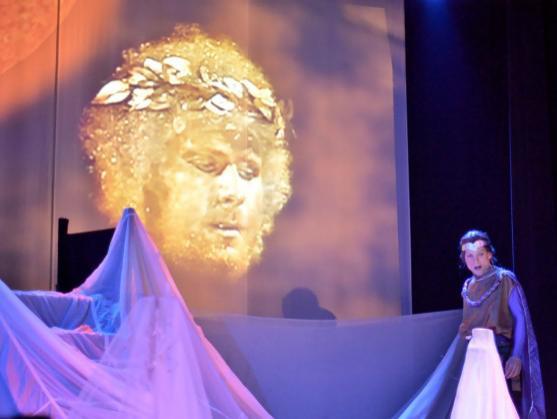 Město Broumov připravuje pro děti dvě divadelní představení měsíčně