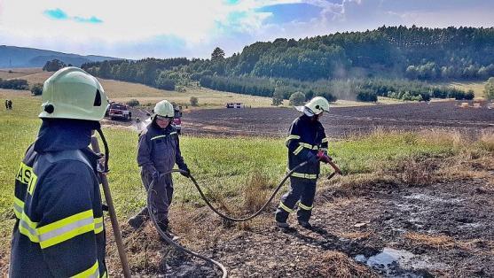 V Teplicích hořelo pole, v Božanově les
