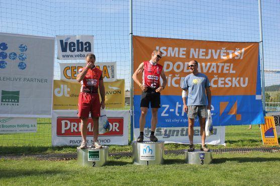 Na start cyklistického závodu Okolo Broumova se postavilo 194 závodníků