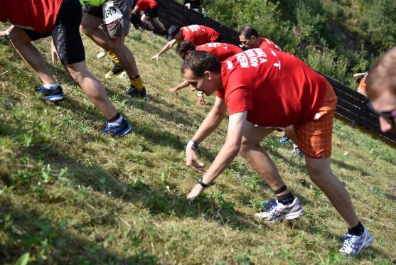 Michal Sedláček z Broumova absolvoval běžecký závod do vrchu na skokanský můstek v Harrachově
