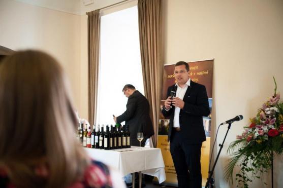 Víkend v broumovském klášteře byl ve znamení dobrého vína a dobročinnosti